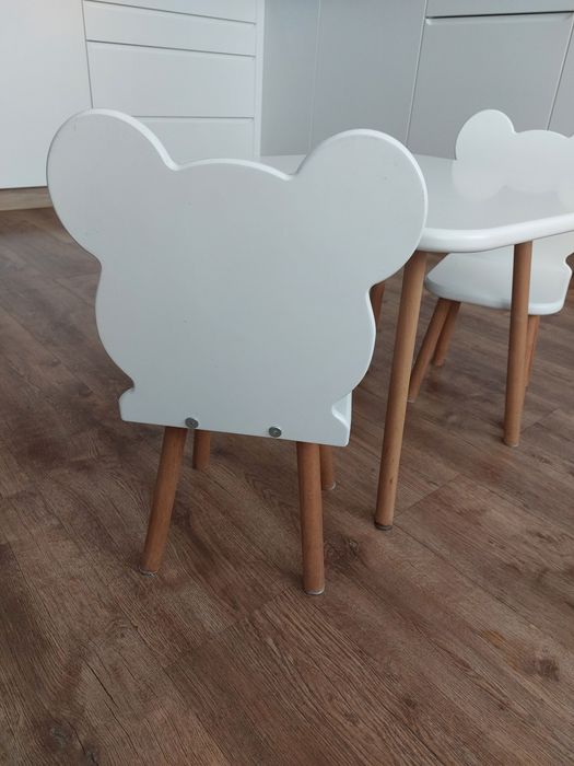 Zestaw dziecięcy w stylu skandynawskim – stolik + 2 krzesełka