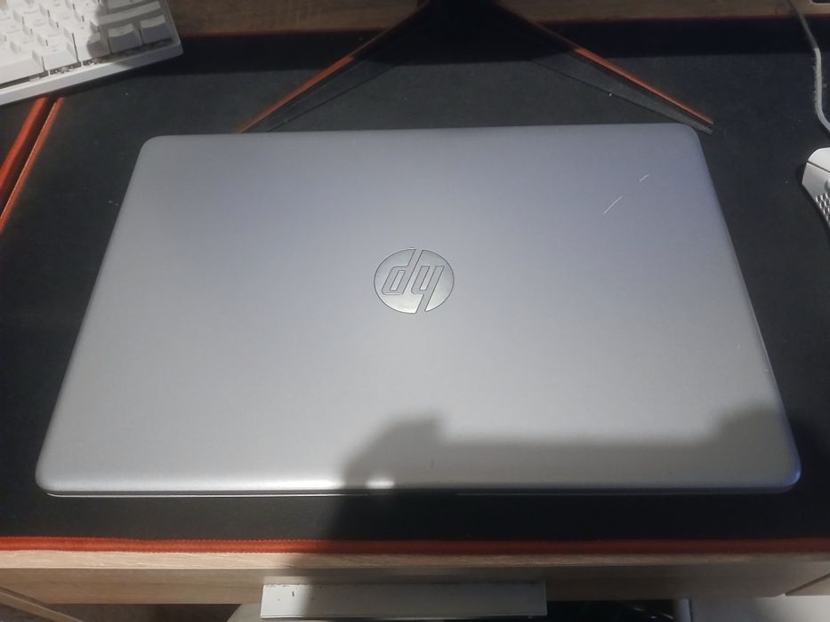 Laptop HP G8 250 i5 500gb