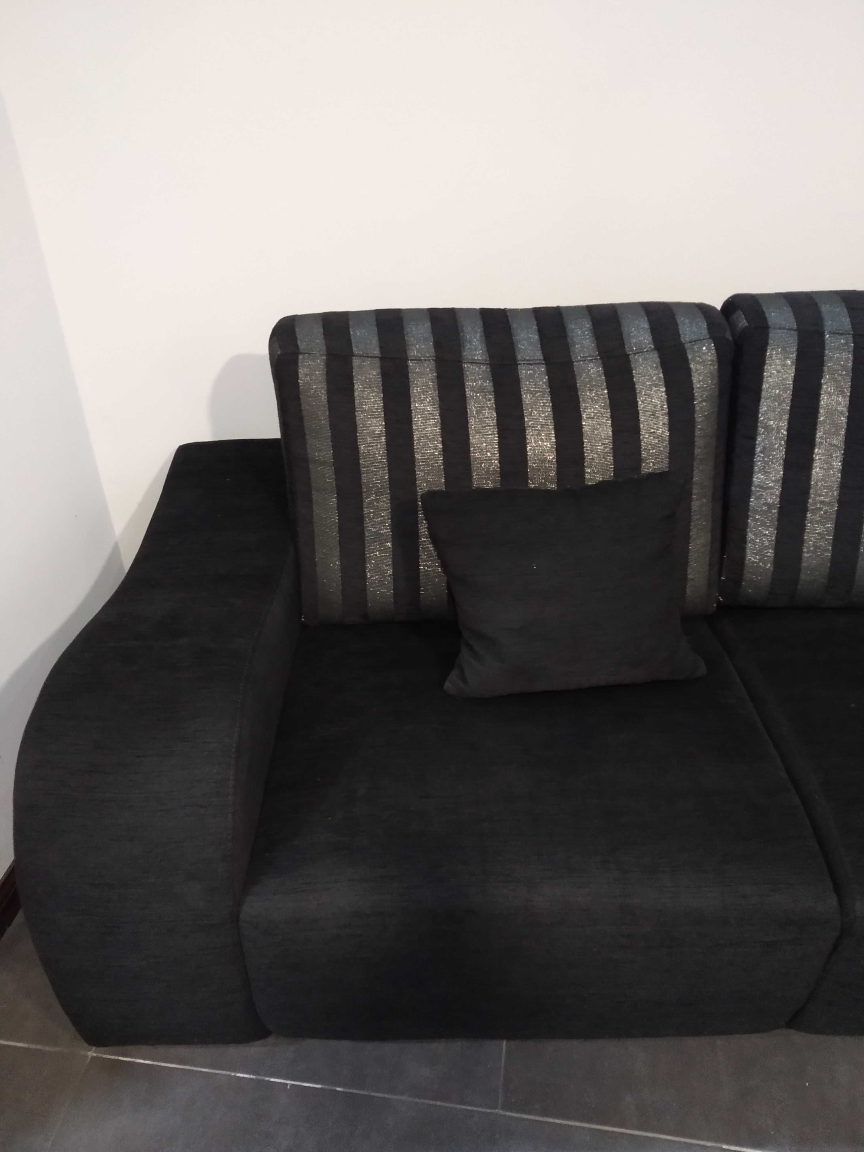 Novo Sofá chaise longue +2 puffs