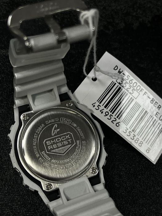 G-SHOCK DW-5600FF-8ER оригінал