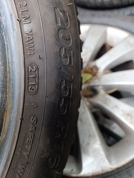 Шина одна одиничка запаска 205 55 16 Kumho winter craft WP 51