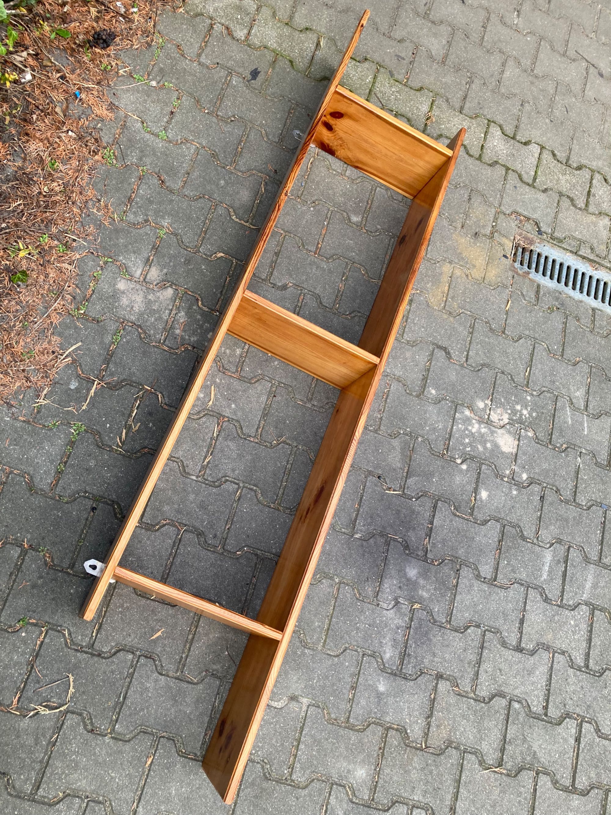 Półka z litego drewna