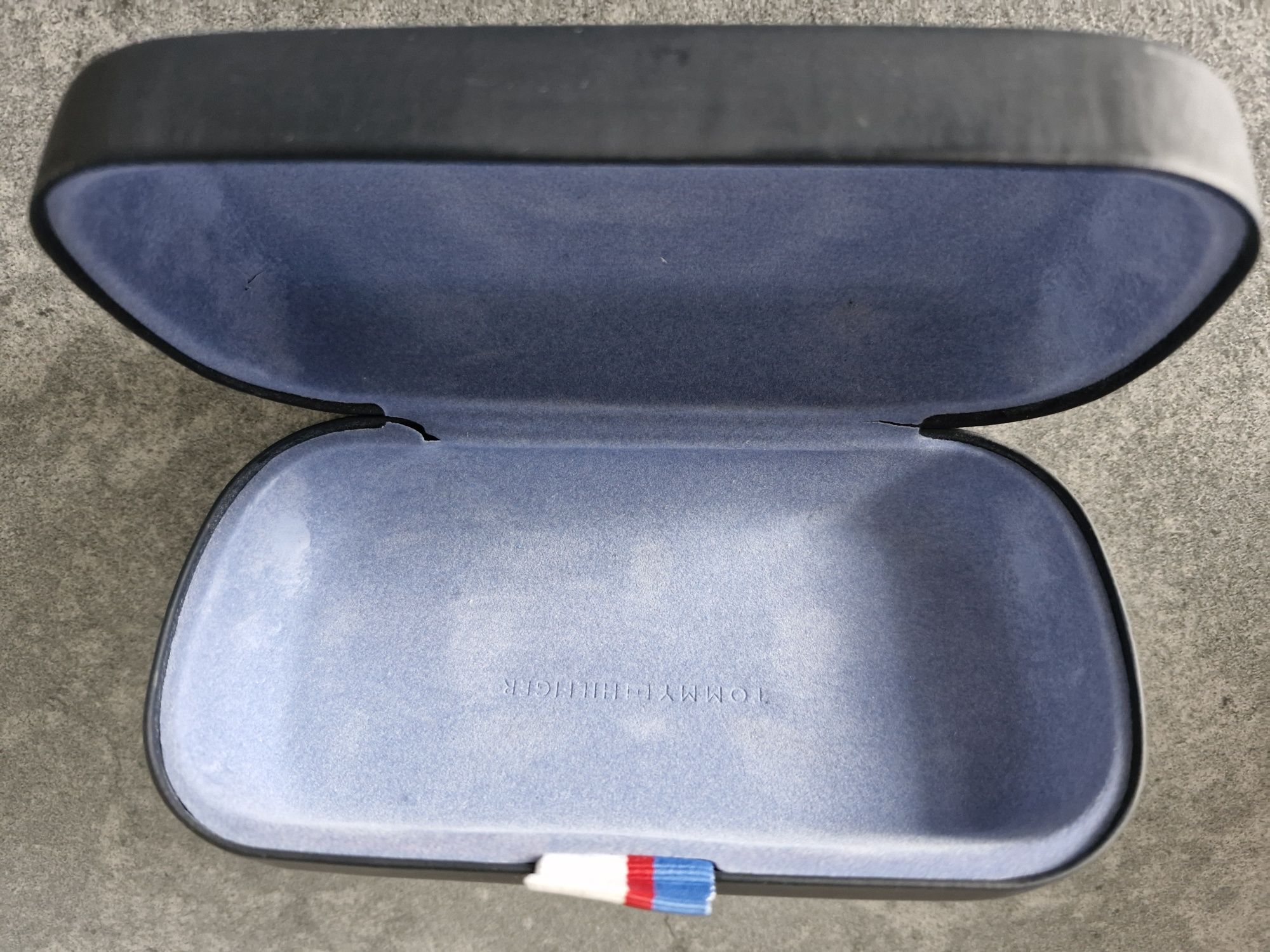 Okulary przeciwsłoneczne Tommy Hilfiger