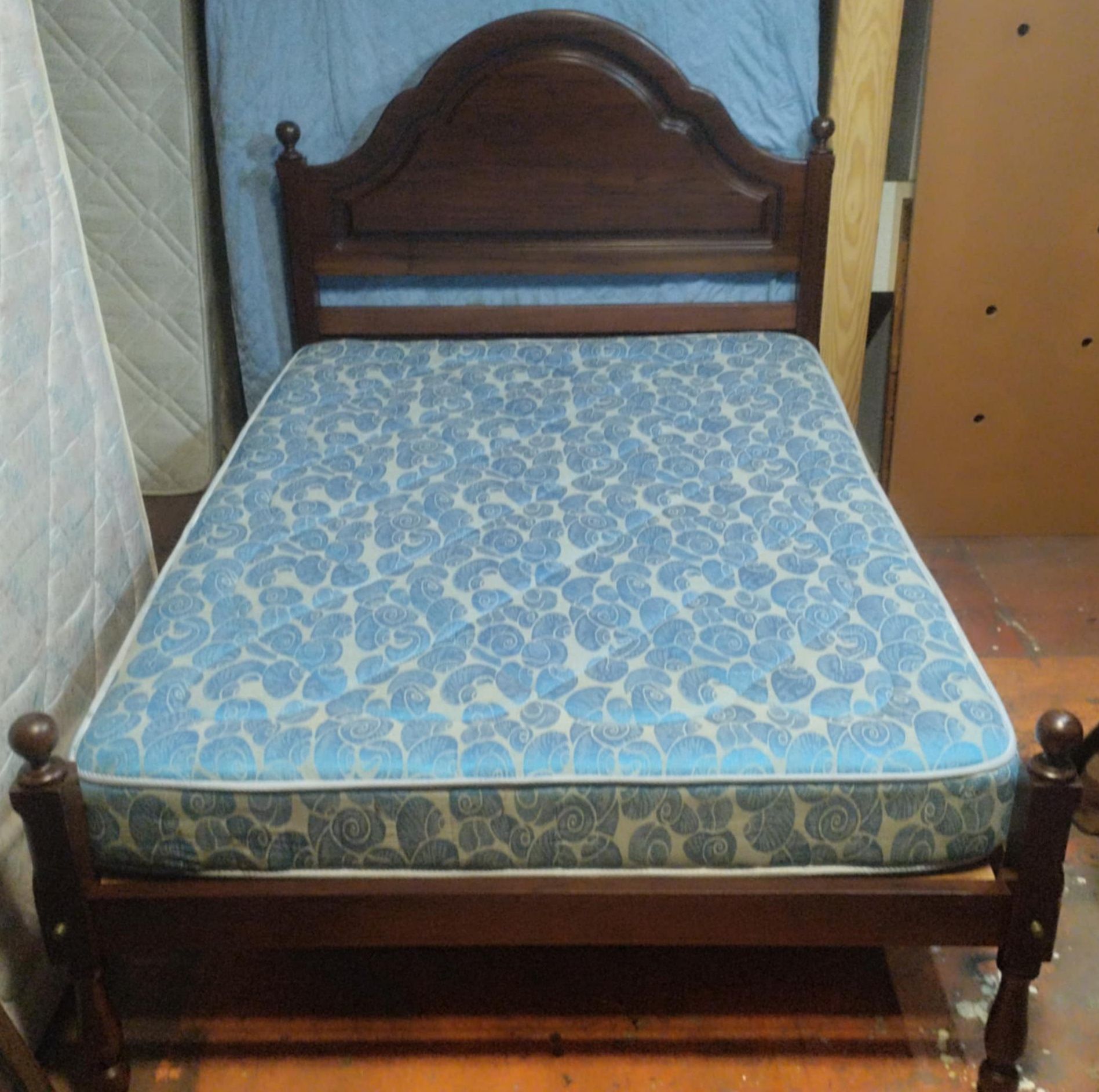 Cama de casal com colchão