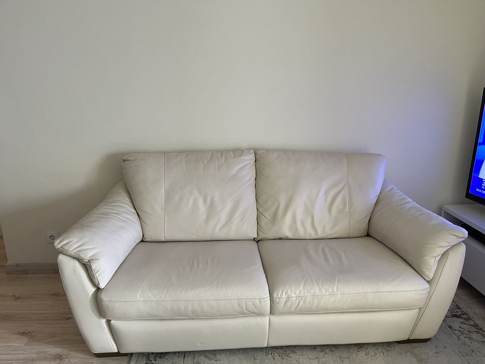 Sofa de 3 lugares em pele