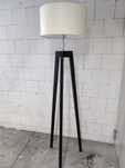 Lampa podłogowa czarna
