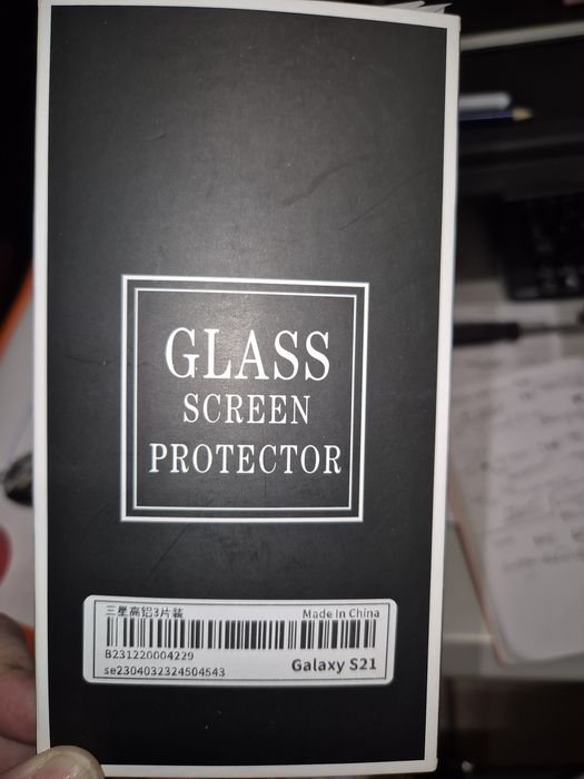 Vendo 2 capas de protecção e 3 vidros de protecção de ecrã para S21