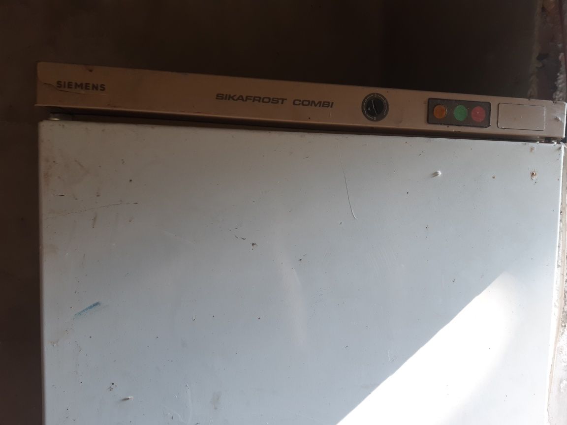 Двохкамерний 2 компресора холодильник з морозильною камерою siemens
