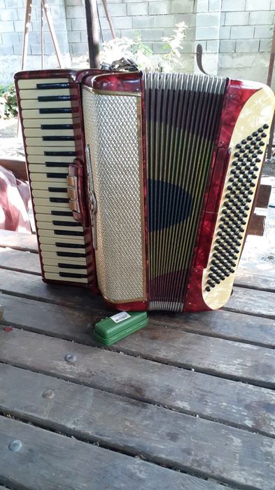 Продам аккордион barkarola