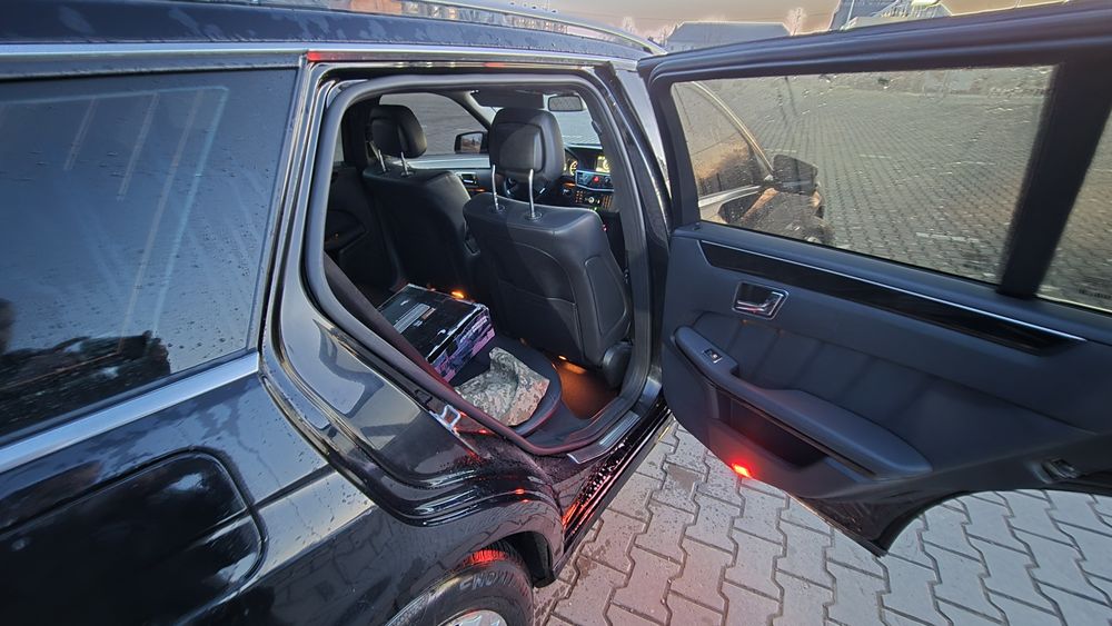 Mersedes чорний на чорному)))