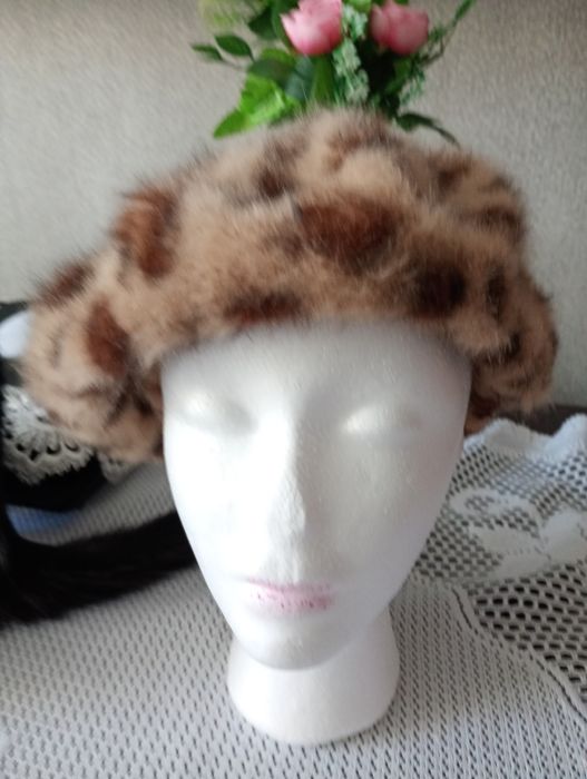 Ładna czapka moherowa beretka damska