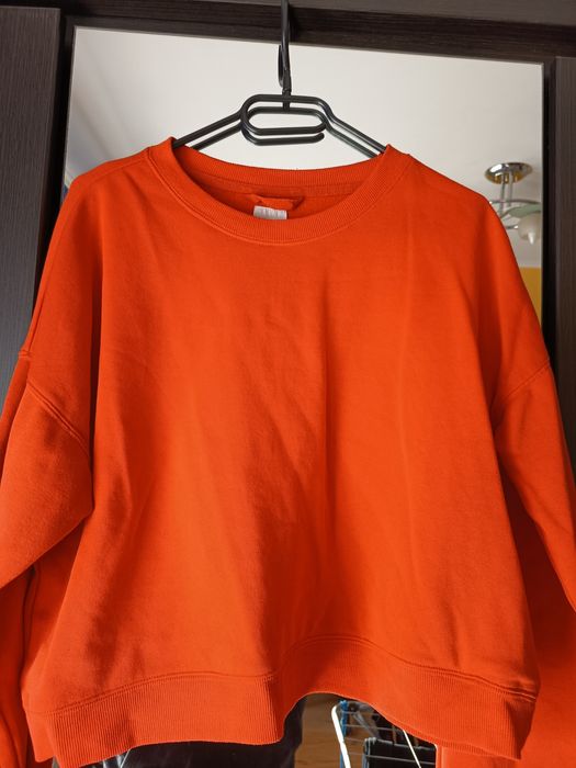 Pomarańczowa krótka bluza