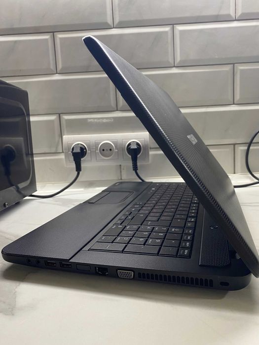 Toshiba Satellite C870D AMD E1-1200/4Gb ОЗУ/HDD 250Gb/17'' супер стан