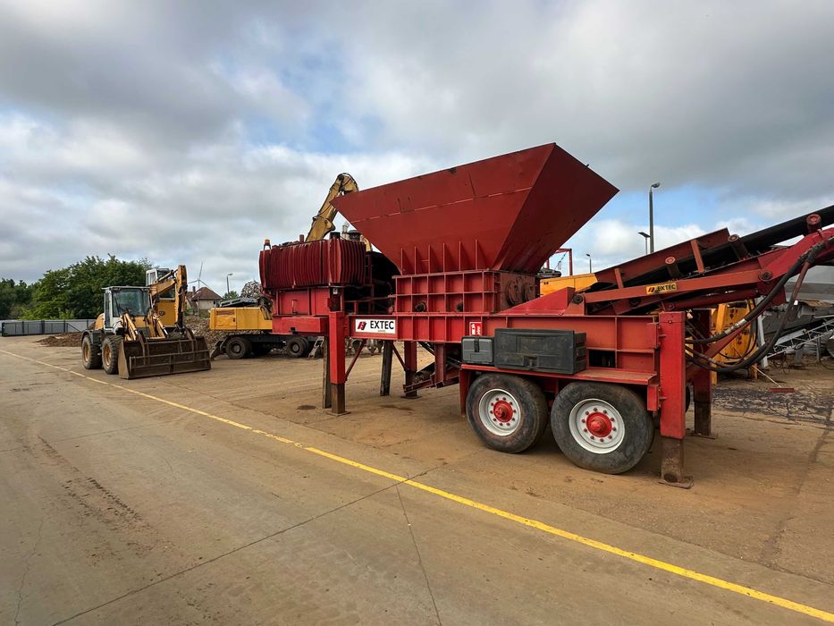 Kruszarka EXTEC Caterpillar