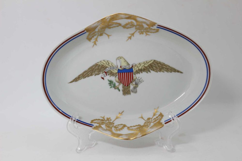 Rara Conserveira Vista Alegre Mottahedeh Diplomatic Eagle 17,8 cm