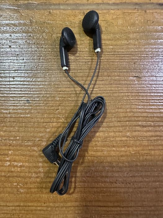Headphones  pretos e novos tal e qual as fotos