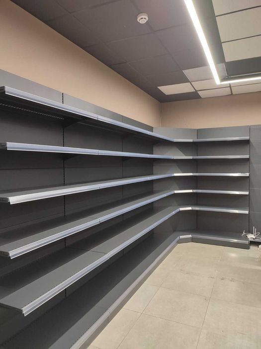 Торгові стелажі. Гачки. Каса. Прилавок. Торгове обладнання в магазин