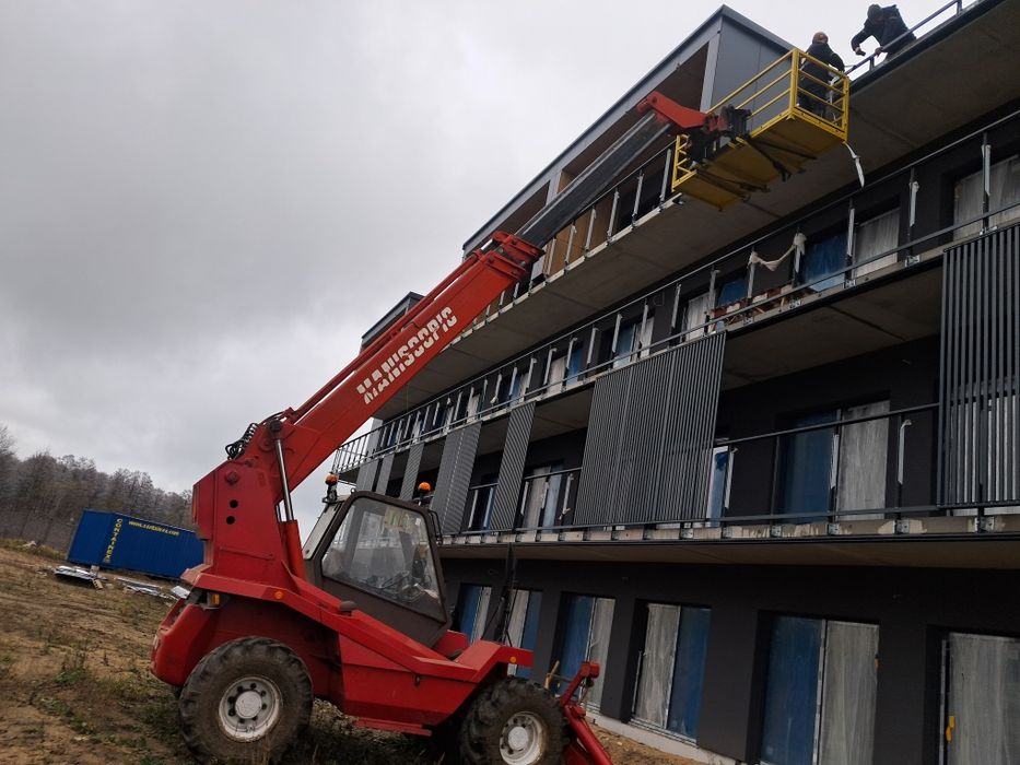 Usługi ładowarką teleskopową 12 m i 9 m oraz usługi rolnicze