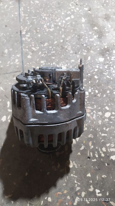 Генератор VW атлас  3.6 бензин, Накладка Лев пер ручку двери VW  ат