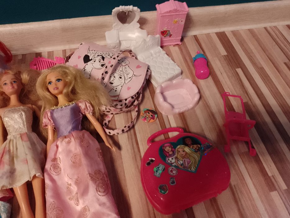 Używane lalki i akcesoria