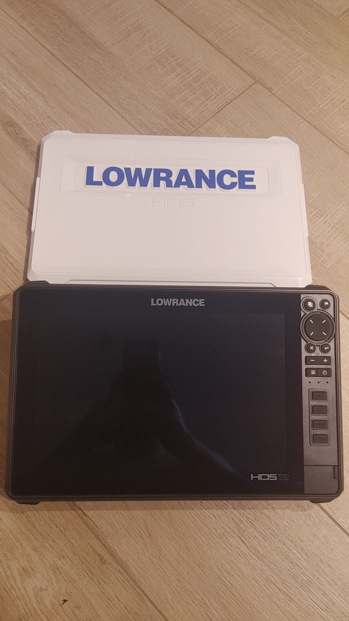 Эхолот Lowrance HDS 12 Live