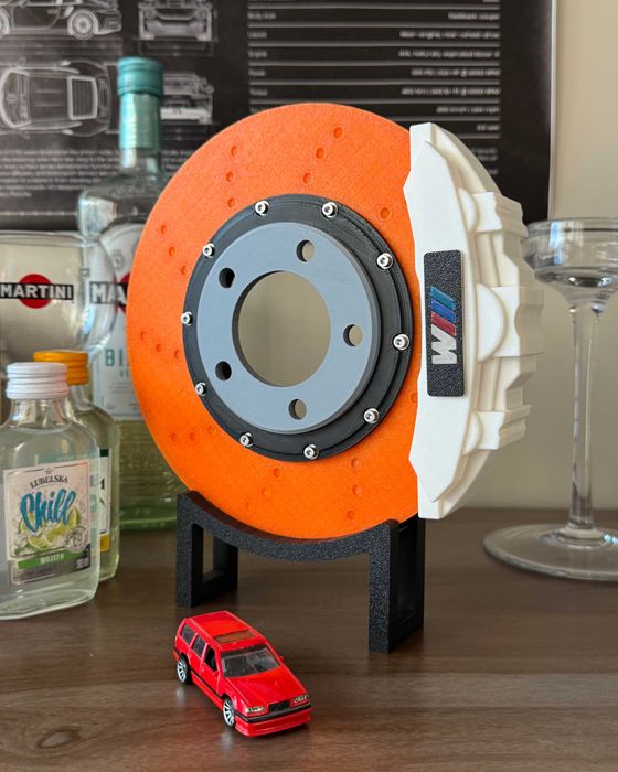 Lampa „tarcza hamulcowa” BMW – idealna dekoracja dla fana aut