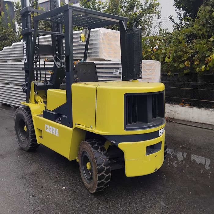 Empilhador clarck a diesel