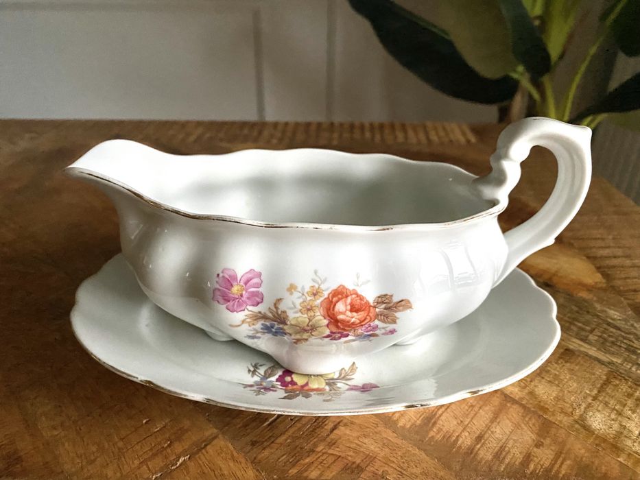 Sosjerka Ćmielów z talerzykiem