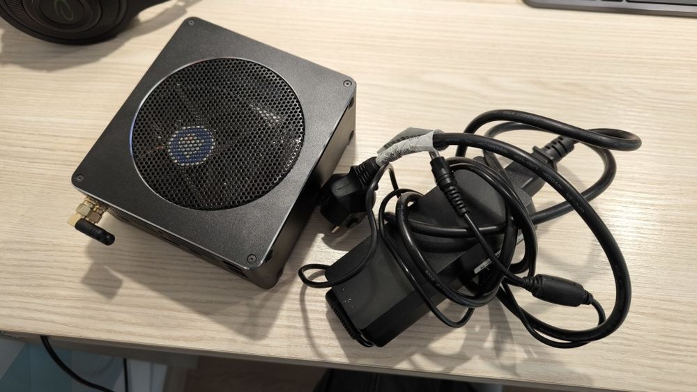 Mini PC komputer Intel Core i7-8750H 16GB RAM Dysk SSD 120GB Win10