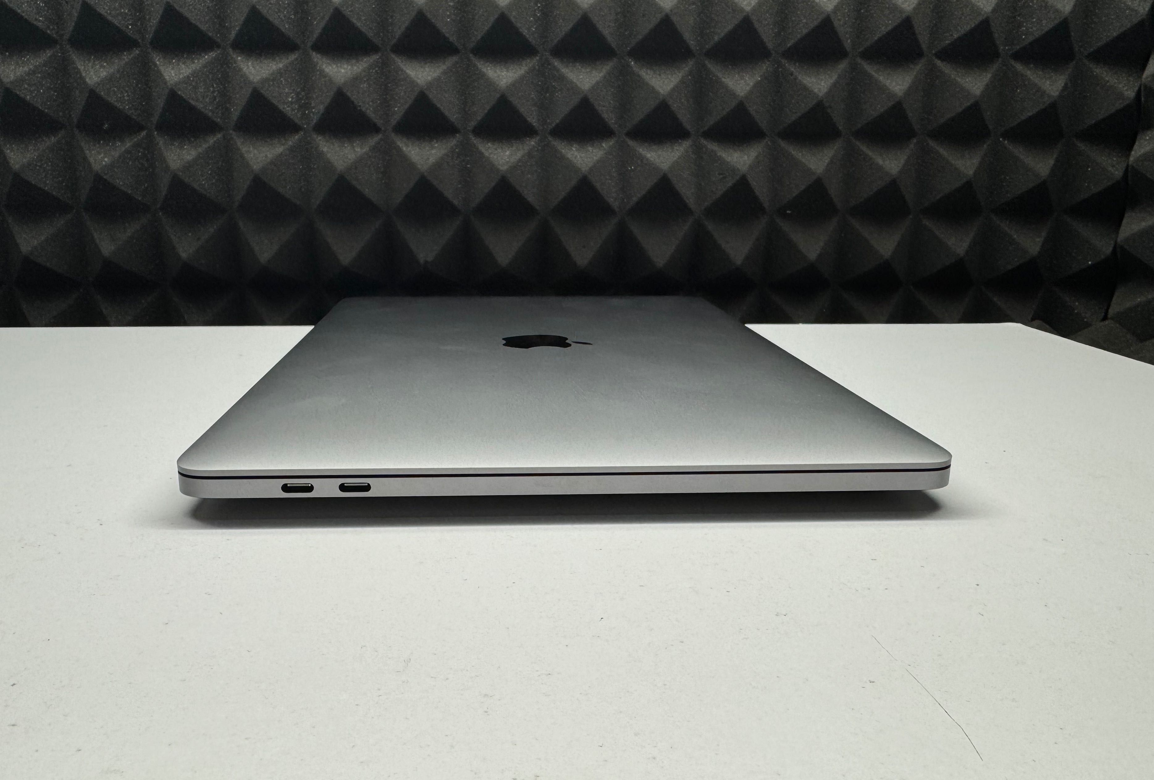 MacBook Pro 13 2022 Space Gray MNEH3 M2/8/256