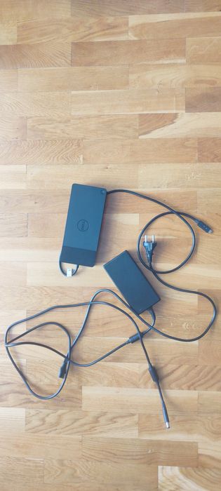 Stacja dokująca Dell z zasilaczem
Model WD19
W pełni sprawna