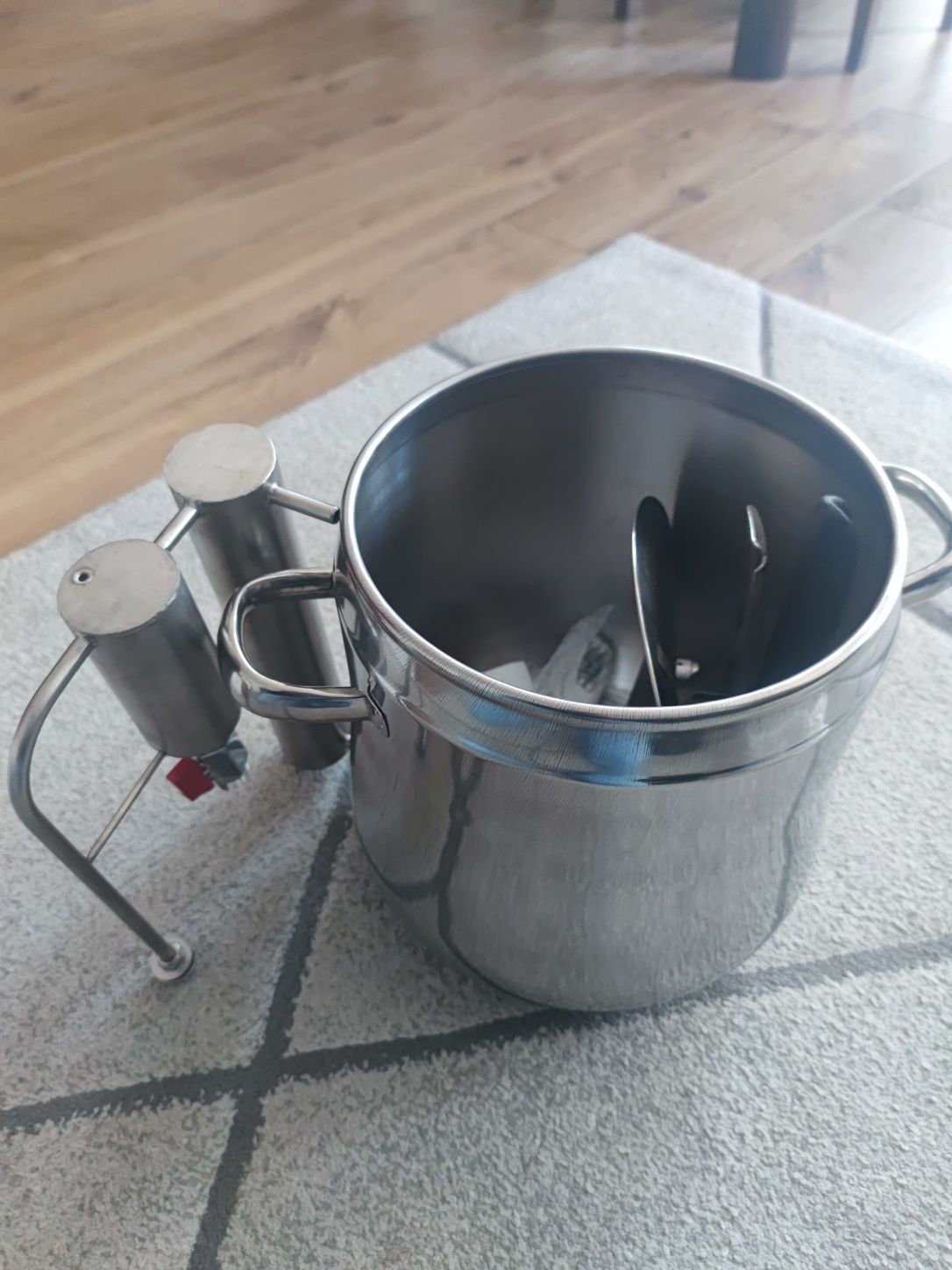 Sprzedam destylator i szybkowar.