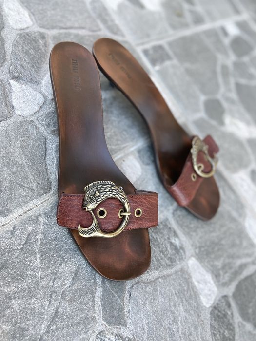 Оригінальні шкіряні шльопанці-мюлі Miu Miu 41 розміру