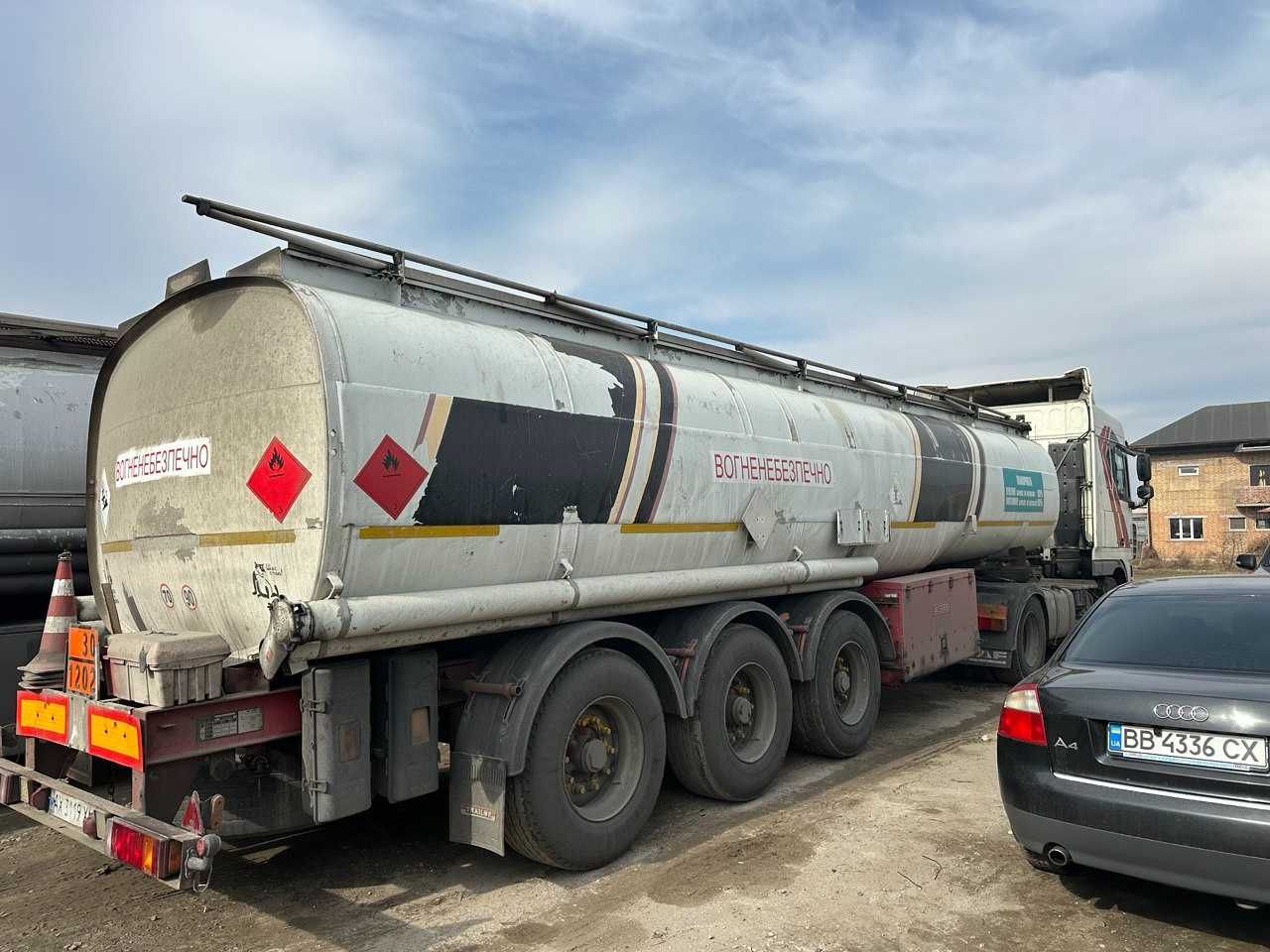 Продам причеп-цистерну бензовоз ACERBI 21L133