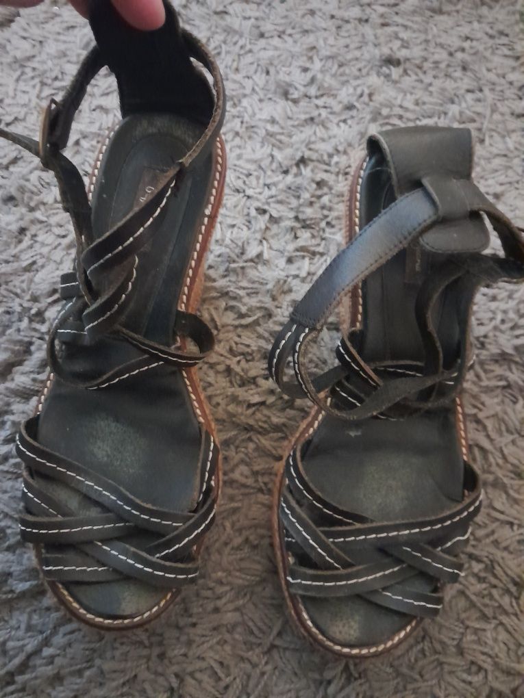 3 Sapatos e botas