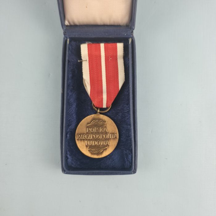 Medal Komisji Edukacji Narodowej + legitymacja