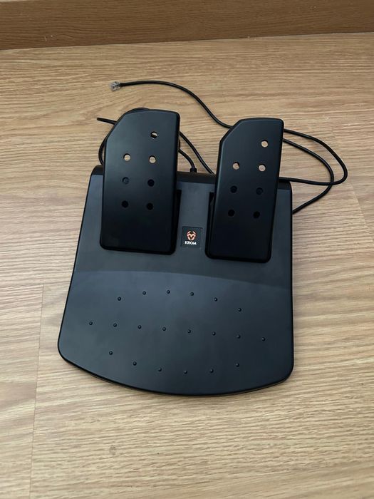 Volante + Pedais KROM K-Wheel (Multiplataforma - Preto)