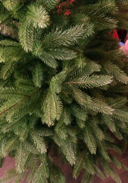 Ёлка  как настоящая с цельнолитыми ветки и иголками  1.8м
