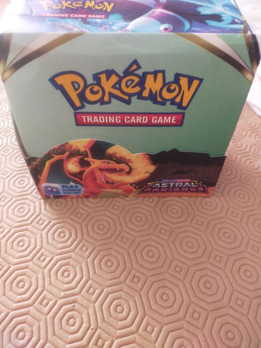 Vendo packs Pokémon Astral Radience muito boa qualidade