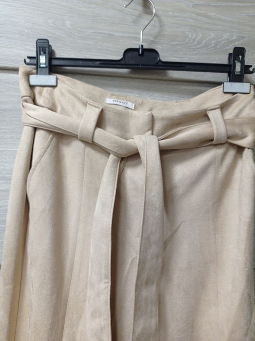 Spodnie zamszowe na wiązanie Orsay