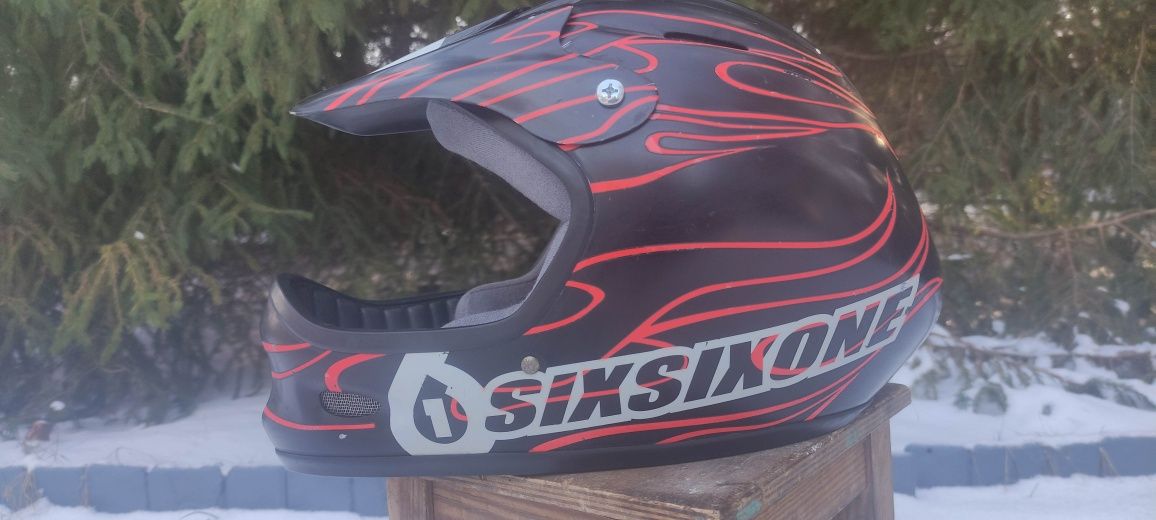 Kask MTB sixsixone 661