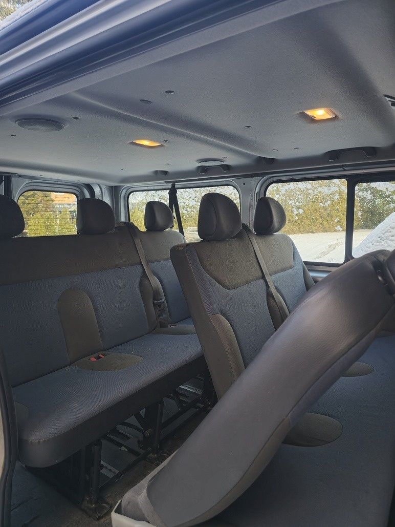 Renault Trafic 9 osobowy