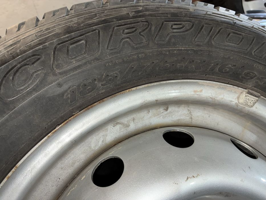 Резина б/у  185/75/16 на Ніву