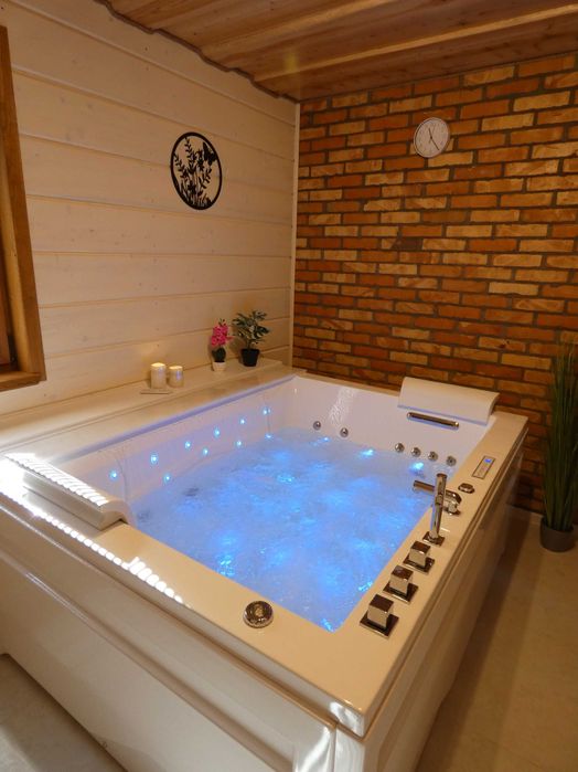 dom z jacuzzi, sauna infrared, kominek, romantyczny weekend, relaks