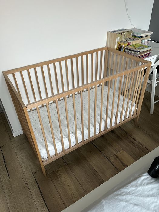 Przewijak + lozeczko Ikea z materacem