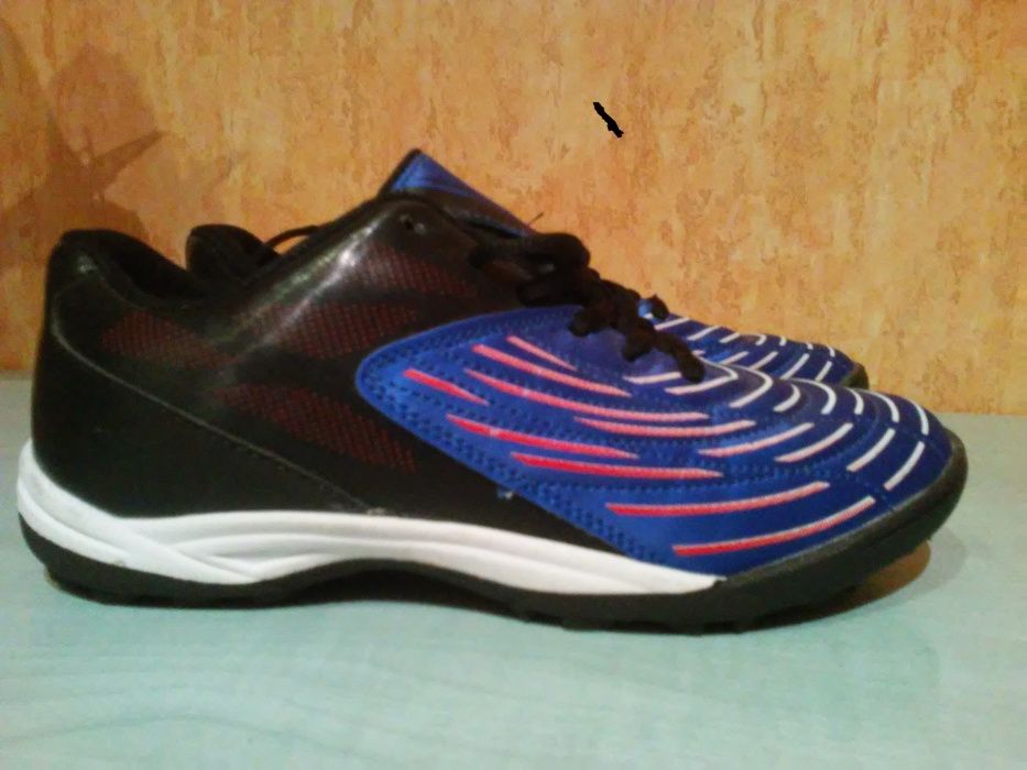 buty  sportowe,NOWE, turfy z odblaskami- DUNNES ( 37-38)