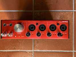 Focusrite Clarett 4 Pre + Cabo Thunderbolt