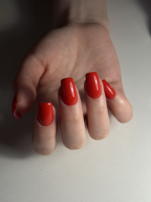 Манікюр / педикюр / нарощення нігтів / подологія