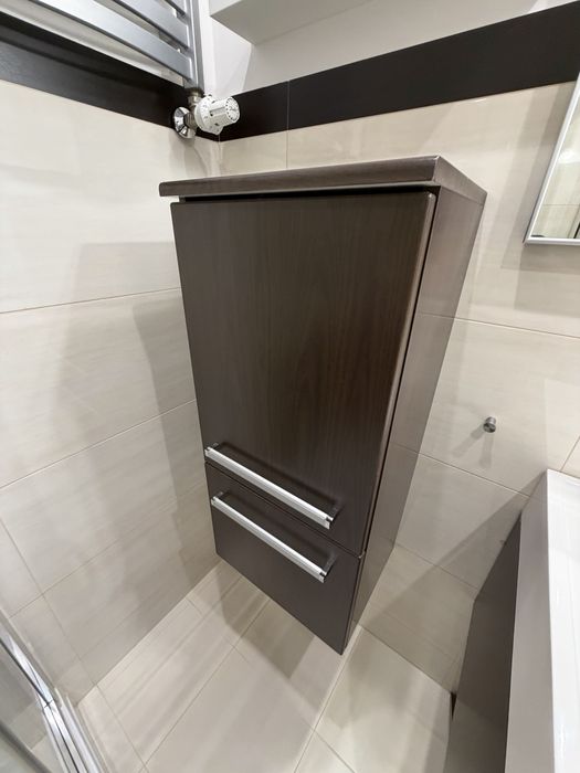 Meble Łazienkowe - szafka z umywalką, słupek, lustro