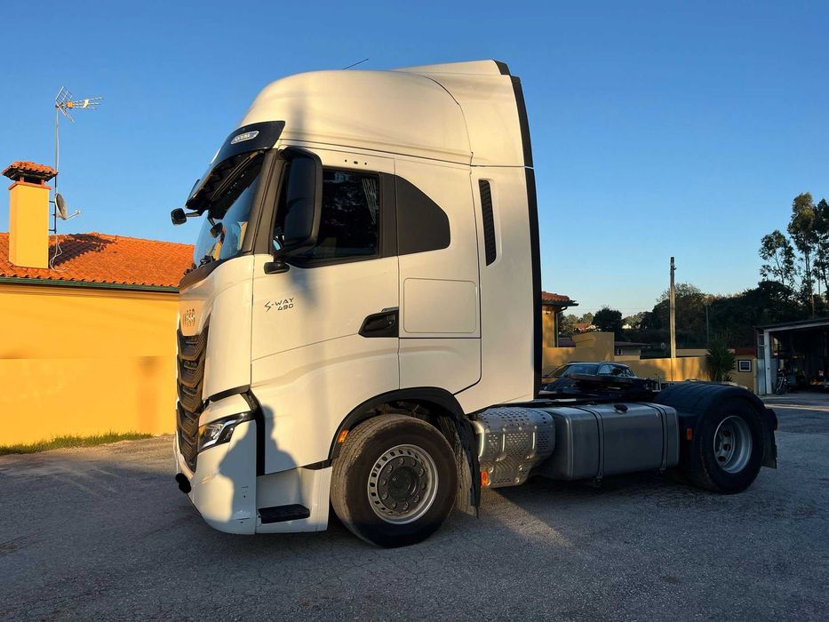 Vendo Iveco S-Way 490